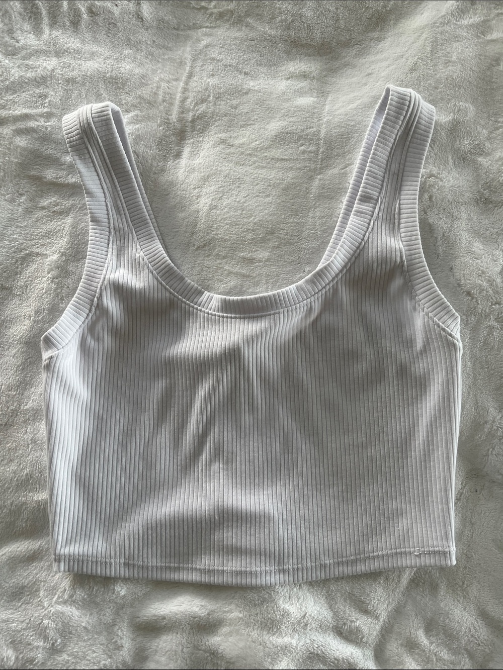 Alo Ribbed White Tank Crop Top. Size Small.